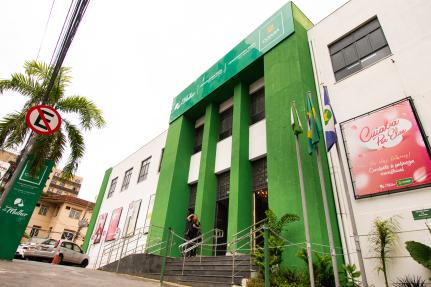 Menores órfãs do feminicídio recebem auxílio em programa da Prefeitura