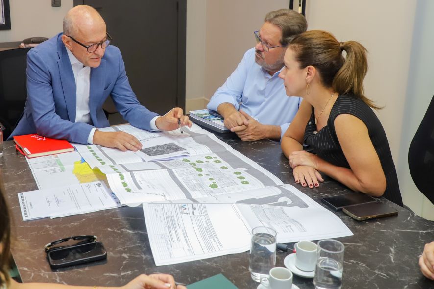 Flávia se reúne com Pivetta e apresenta novos projetos na Saúde