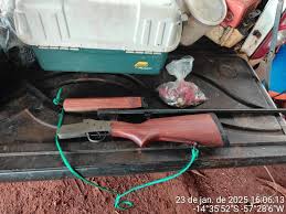 Polícia Militar prende homem e apreende espingarda e 38 munições