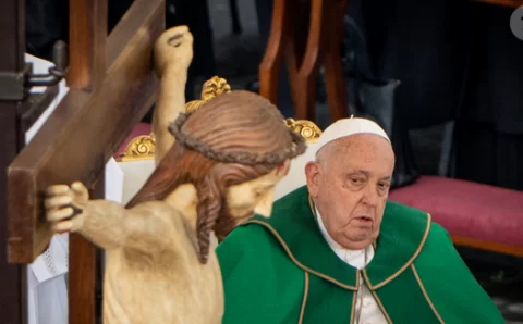 Nova atualização da saúde de Papa Francisco: comunicado do Vaticano aponta mudança relevante no quadro médico e pedido do pontíficie