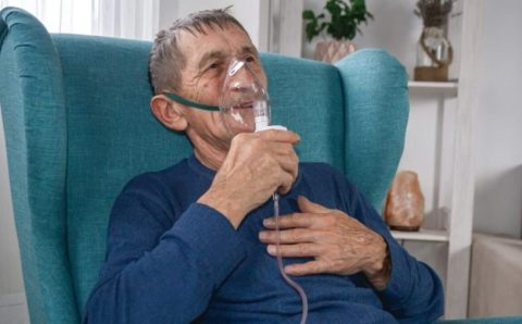 Por que infecções respiratórias são mais graves em idosos?