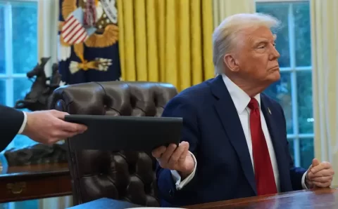 UE responderá “com firmeza” se Trump impuser novas tarifas