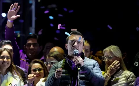 Conservador Daniel Noboa concorre à reeleição no Equador