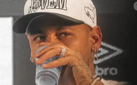Como foi a reestreia de Neymar no Santos em 2025? Jogador é ‘caçado’ em campo, sai sem gol e dispara: ‘Quase arrancaram…’