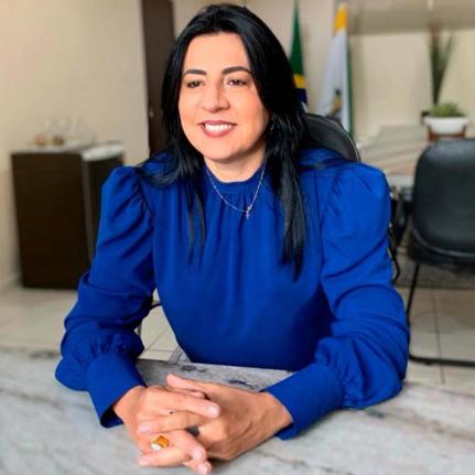 Juíza anula aumento salarial de prefeita, vice e vereadores aprovado em 26 segundos