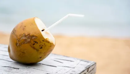 Benefícios da água de coco: além de isotônico natural, veja 6 propriedades
