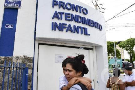 Pais se desesperam com suspensão no atendimento