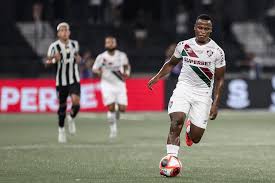 Fluminense encaminha renovação com o colombiano Jhon Arias