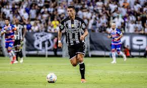 Ceará bate Fortaleza no Castelão e segue 100% no estadual