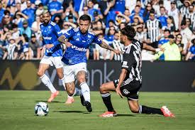 Cruzeiro x Atlético-MG: veja onde assistir e prováveis escalações do clássico pelo Mineiro