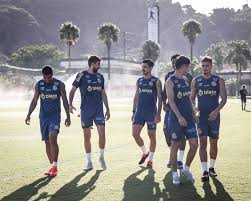 Escalação do Santos: Caixinha comanda treino tático e terá retornos na defesa contra o Corinthians