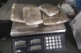 Polícia Penal prende mulher que tentava entrar com drogas na PCE