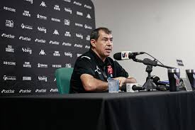 Carille avalia possibilidade de escalar Coutinho e Payet no Vasco