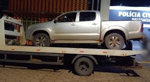 Polícia Militar prende três homens por tráfico de drogas e recupera caminhonete furtada