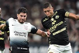 Corinthians vence São Bernardo com gols nos acréscimos e garante classificação no Paulista