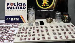 PM detém mulheres com 62 porções de supermaconha customizadas com nome de facção criminosa