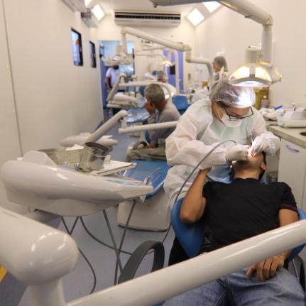 Carreta do Sesc oferece atendimento odontológico gratuito em VG