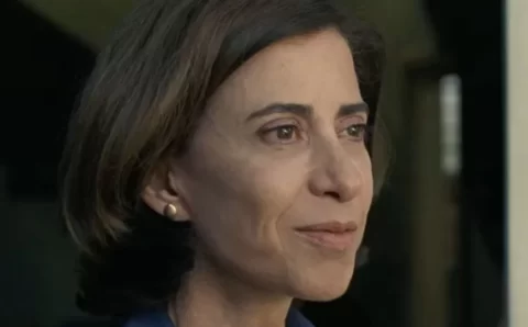 Fernanda Torres será homenageada em festival neste domingo (9)