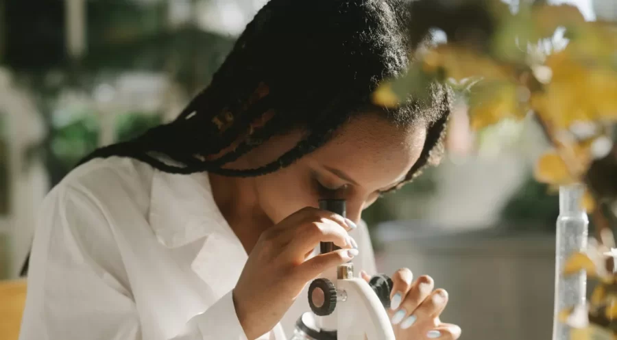 Apenas 27% das mulheres em cursos de ciências concluíram os estudos