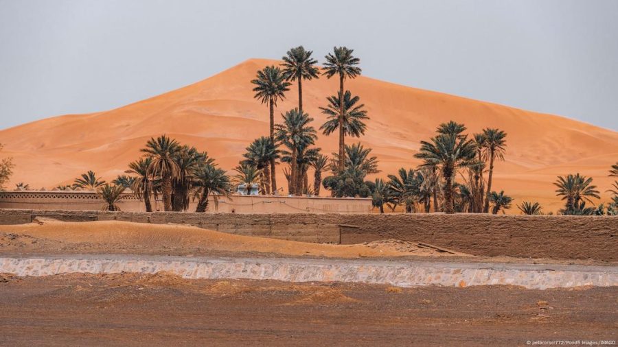 As montanhas que caminham: mistério estelar no Saara
