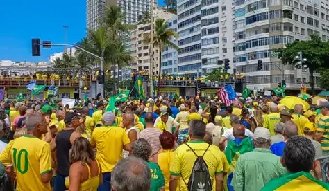 Em ato no Rio de Janeiro, Bolsonaro afirma que não fugirá do país