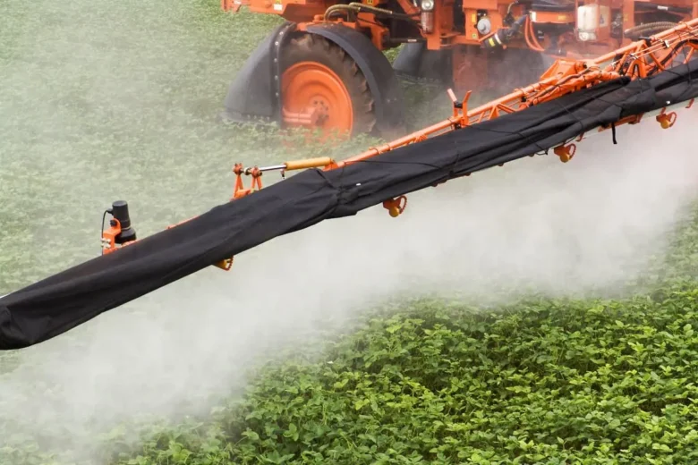 Aumento no uso de defensivos agrícolas no Brasil: soja lidera a expansão da área tratada