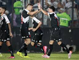 Barreal marca, mas Santos toma virada do Vasco na estreia pelo Brasileiro