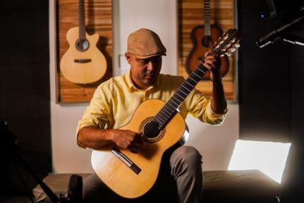 Violonista realiza 3° Concerto Beneficente como parte do ‘Projeto Violão Clássico’