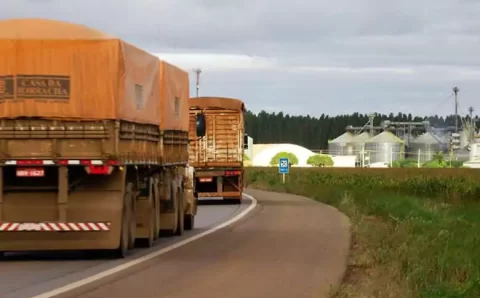 MT:  Fretes rodoviários sobem em Mato Grosso com avanço da colheita da soja