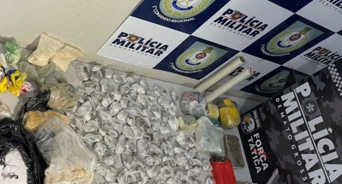 Força Tática prende dois jovens com mais de 120 porções de drogas em Cuiabá