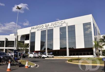 Servidora estadual ganha ação que limita cobrança de dívida a 35% do salário