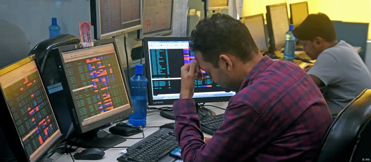 Mercados despencam em meio a pânico após tarifaço de Trump