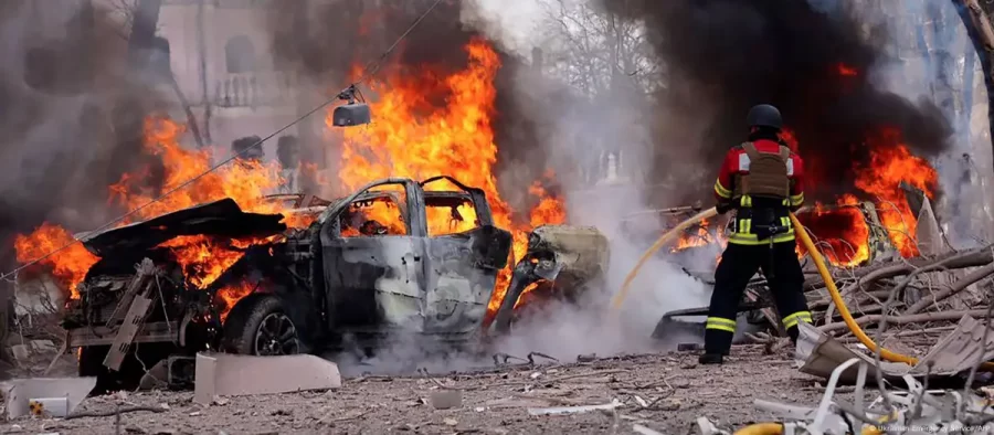 Ataque russo mata mais de 30 e fere dezenas na Ucrânia