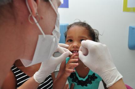 Dentistas de Cuiabá recebem capacitação para atendimento a pacientes autistas