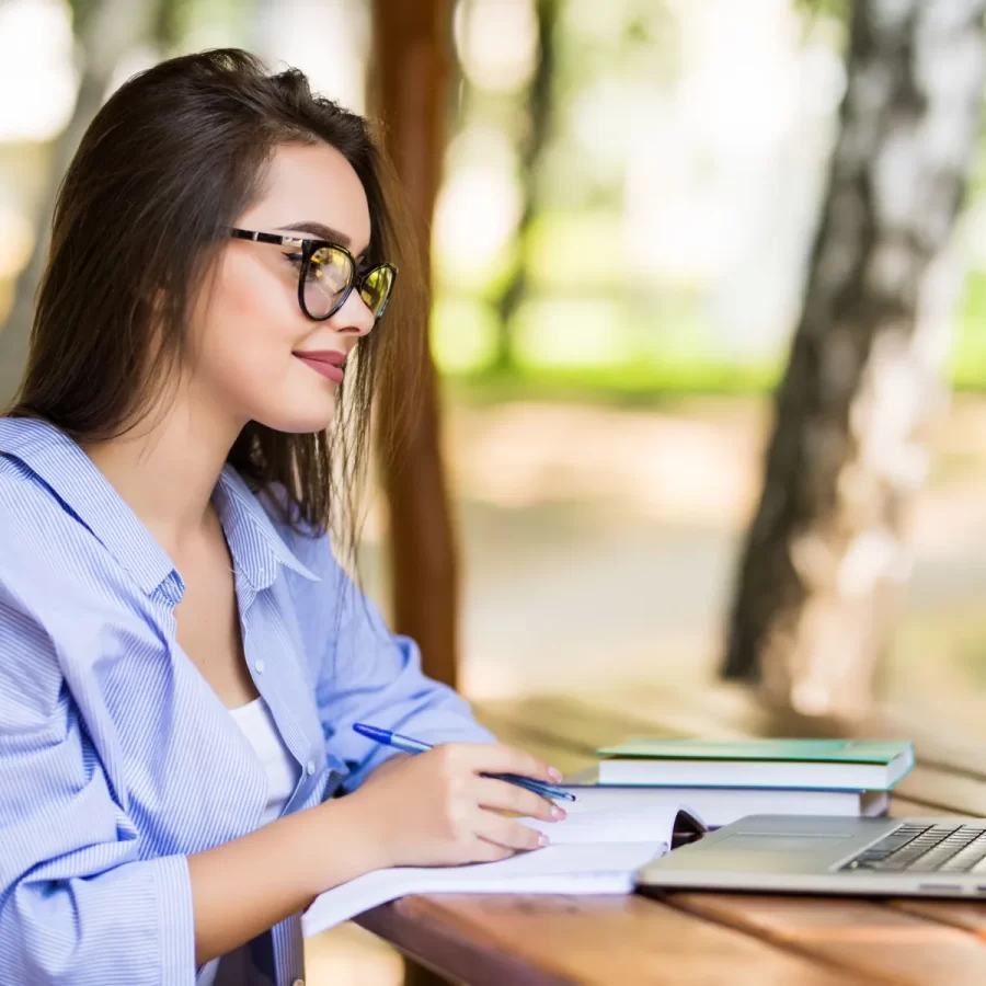 ChatGPT pode ajudar a estudar inglês; veja como