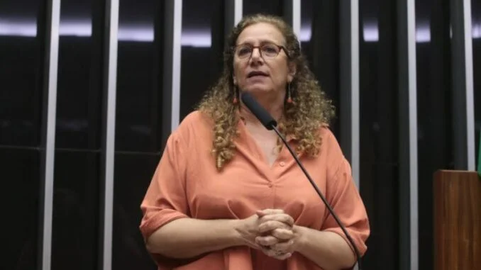 Vitória da cultura brasileira: Câmara torna permanente Lei Aldir Blanc