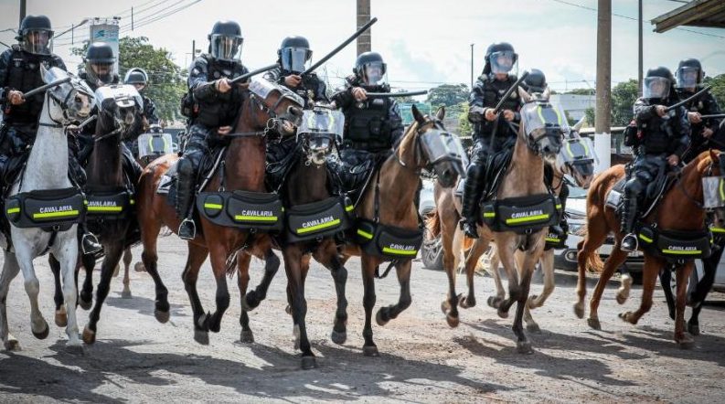 Cavalaria da Polícia Militar lança operação em Cuiabá