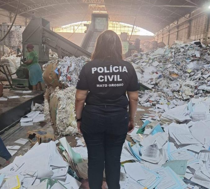 Polícia Civil descarta mais de 2,5 toneladas de documentos sem mais validade jurídica