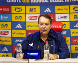 Pedrinho admite contratações equivocadas no Cruzeiro: “Erramos demais”