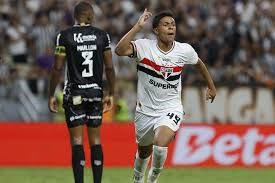 Ryan Francisco marca, São Paulo empata com o Ceará e segue invicto no Brasileiro