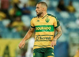 Cuiabá anuncia saída do atacante André Luís após suspensão por indisciplina