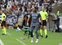 Zubeldía protesta contra a arbitragem após empate do São Paulo contra o Atlético-MG: “Não posso suportar”