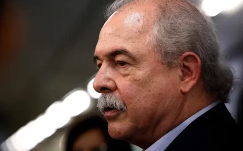 Mercadante: guerra tarifária traz riscos e oportunidades para o Brasil