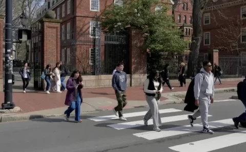 Governo Trump suspende admissão de estrangeiros em Harvard