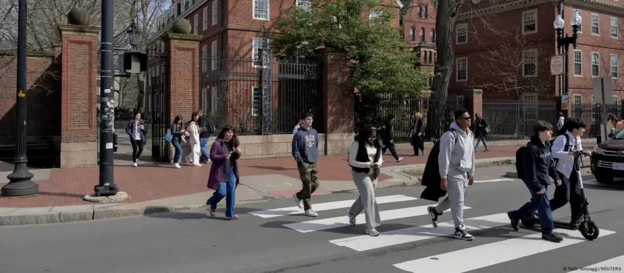 Governo Trump suspende admissão de estrangeiros em Harvard