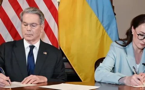 EUA e Ucrânia assinam acordo sobre exploração de minerais