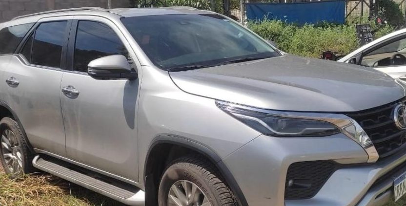 Polícia Civil prende suspeitos de empresa que vendia veículos clonados como regulares em Cuiabá