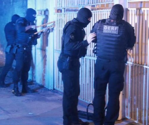 Operação Codinome Fantasma prende 37 pessoas, apreende drogas, armas e bloqueia contas vinculadas à facção