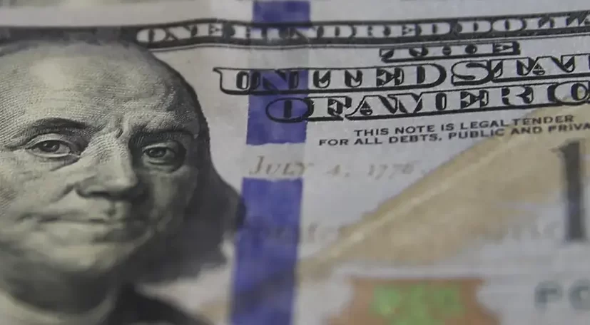 Dólar inicia mês em baixa com chances de negociação entre EUA e China