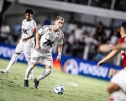 Brazão pega pênalti contra o CRB e salva o Santos na estreia de Cleber Xavier